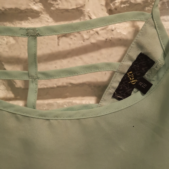 Light blue croped tank top - Picture 2 of 3